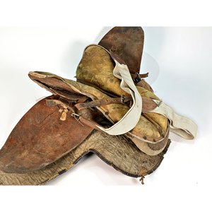 Montura Inglesa de Cuero "Cola de Pato" con Cincha y Carona - imagen 7