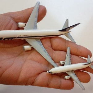 Lote de 2 Aviones a Escala LOT Polish Airlines: Boeing 737 y 767-300 (Herpa) - imagen 2