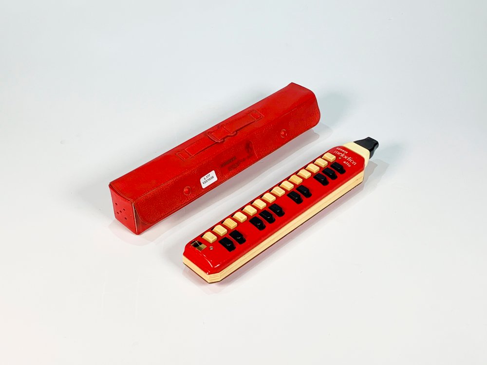 Melódica Hohner Alto Alemana Roja y Beige con Estuche