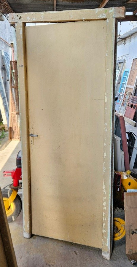 Puerta interior con marco