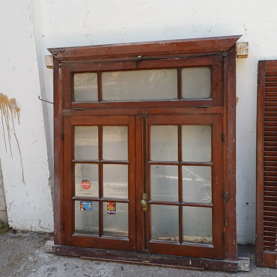 Ventana con dos hojas batientes y postigos en cedro - imagen 4