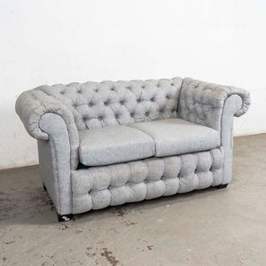 Lote anterior: Sofá de 2 Cuerpos Gris Capitoneado con Almohadones