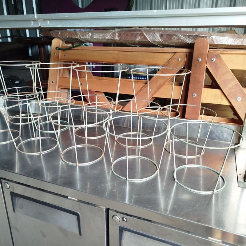 Soportes metálicos para tachos de helados y/o dulce de leche - imagen 2