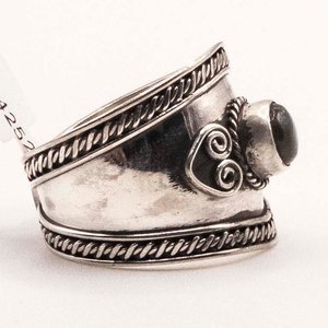 Anillo de Plata con Piedra Oscura - imagen 2