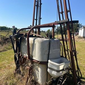 Maquinaria agrícola de primera mano: fumigadoras, 
