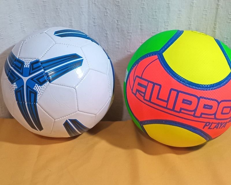 Lote anterior: Pelotas de fútbol y balón de playa