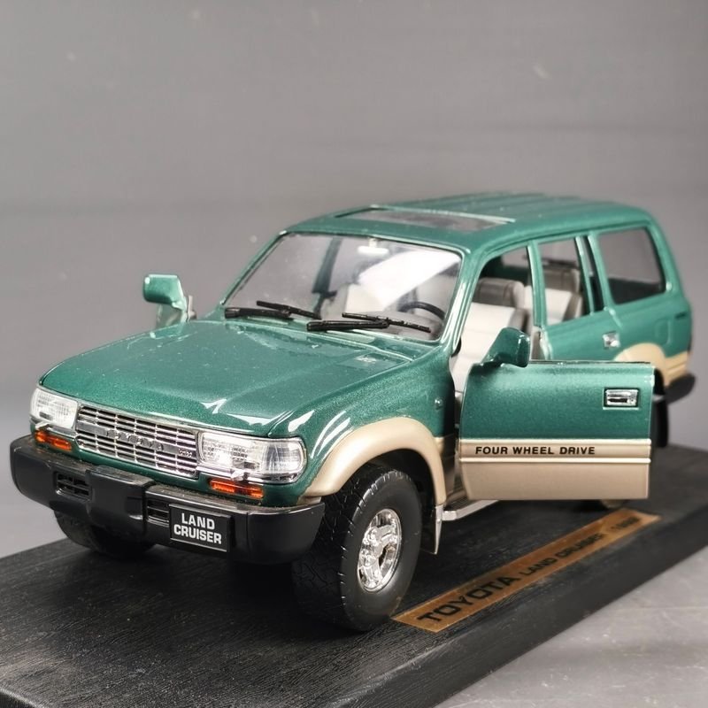 Toyota Land Cruiser Die-cast Modelo en Escala 1:18 - imagen 8