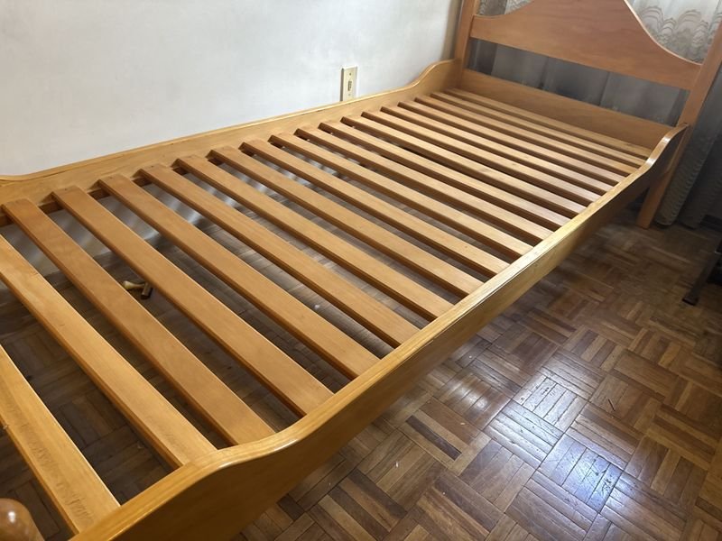 Cama de una plaza en guatambú macizo - Muebles de calidad - imagen 2