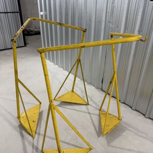 Estructura de Gancho para Pallets Metálica Amarilla - imagen 6