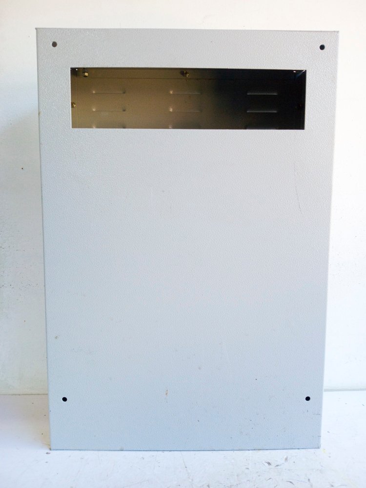 Lote siguiente: Tablero de chapa eléctrico para uso