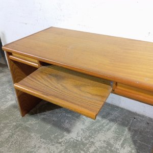 Escritorio de madera con bandeja para teclado y cajones laterales - imagen 7