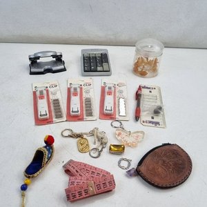 Lote siguiente: Lote de Artículos de Oficina y Accesorios Varios
