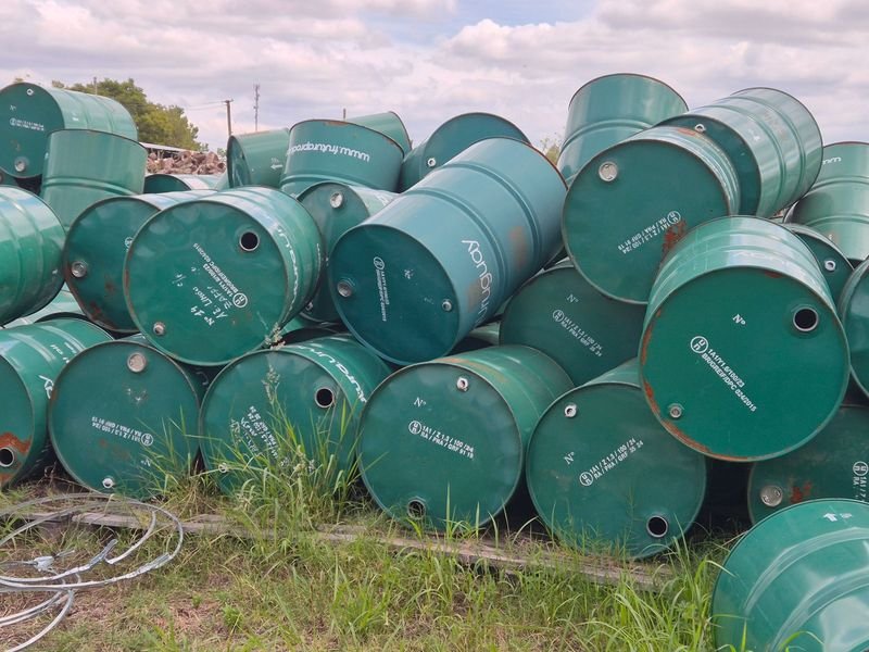 Tanques de 200 lts verdes para almacenamiento industrial - imagen 2