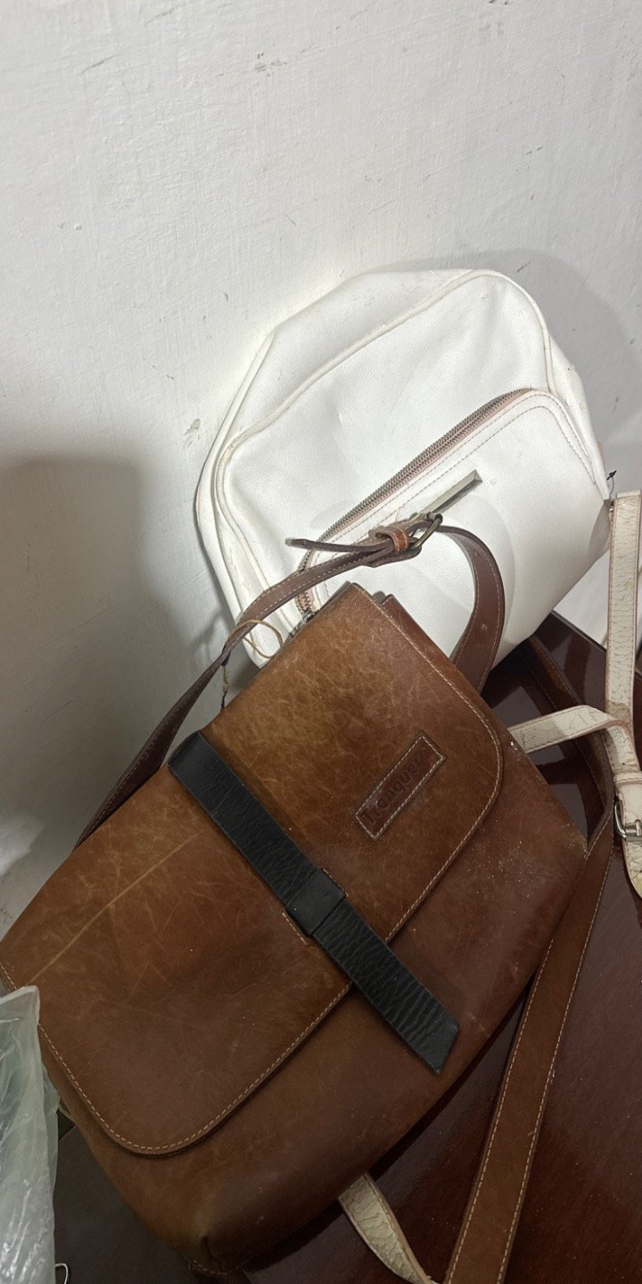 Carteras de Cuero y Tela