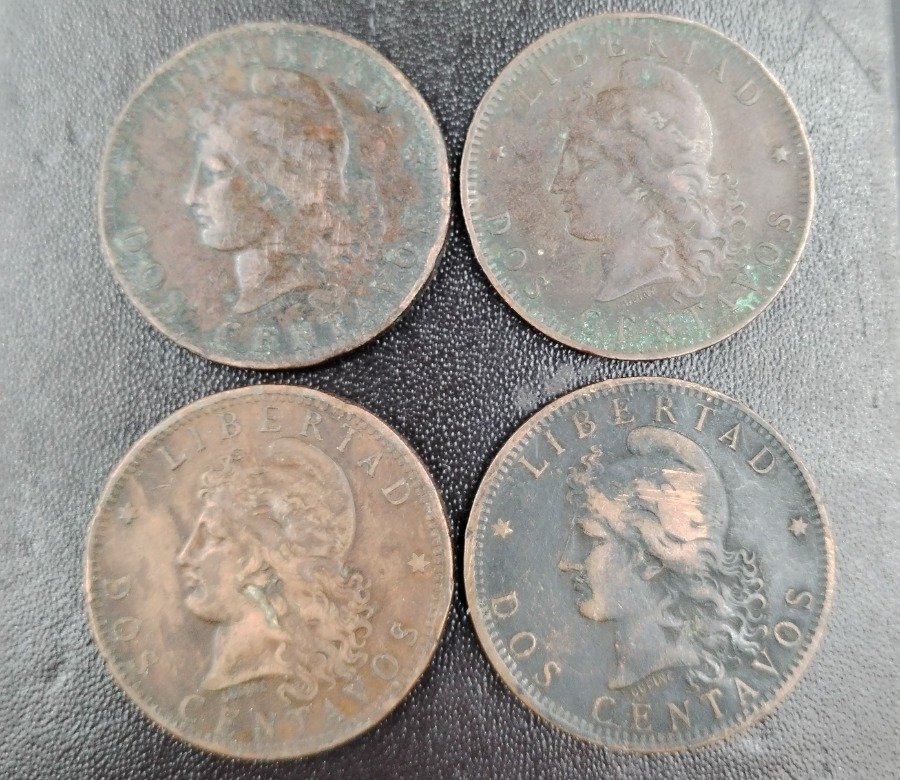 Lote de 4 Monedas Argentinas de 2 Centavos (1883-1893)