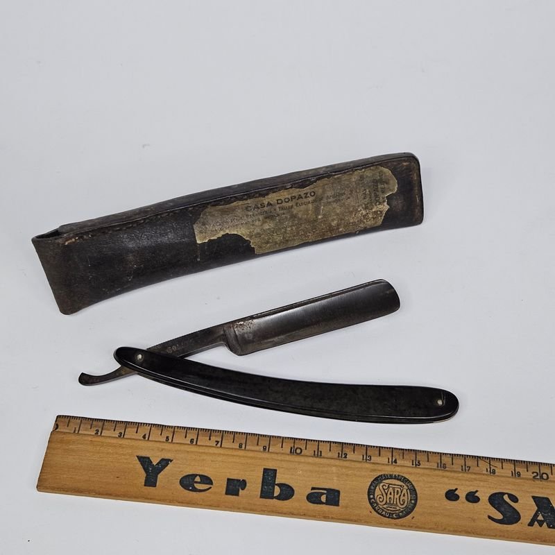Navaja de afeitar en estuche con etiqueta de Casa Dopazo - imagen 2