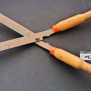 Dos Tijeras de Podar de Jardín con Mangos de Madera - imagen 3