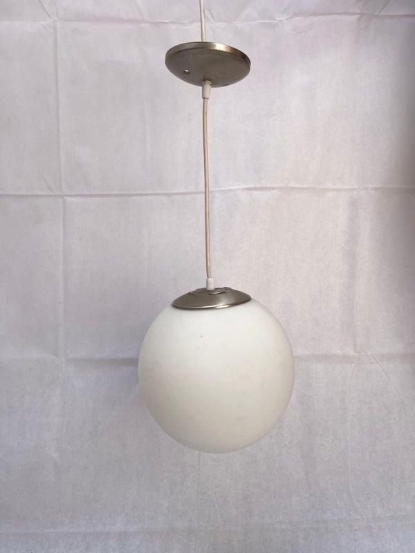 Lote anterior: Lámpara de vidrio blanco Preciosa Luminaria