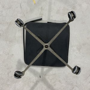 Mesa Auxiliar Cuadrangular con Ruedas y Tapa Blanca - imagen 7