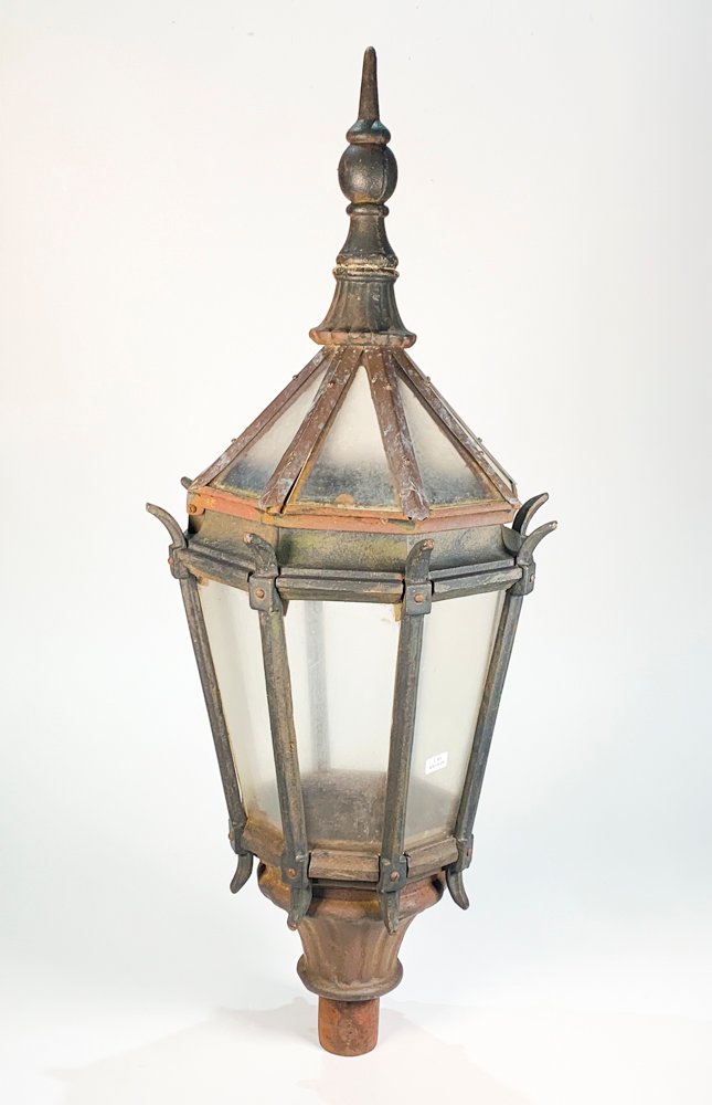 Farol Octogonal de Hierro Estilo Colonial con Pantalla Acrílica