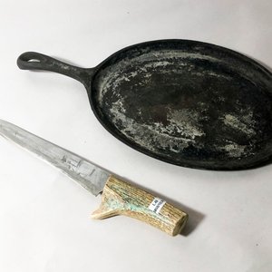 Lote anterior: Plancha de Hierro Antigua y Cuchillo "Chalimex" con Mango de Guampa