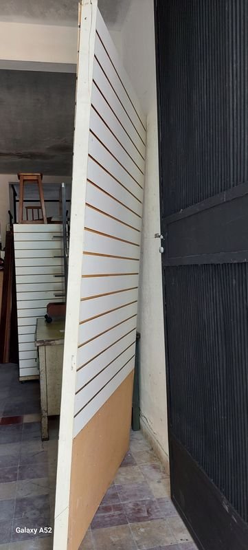 Panel de madera con características únicas - imagen 2