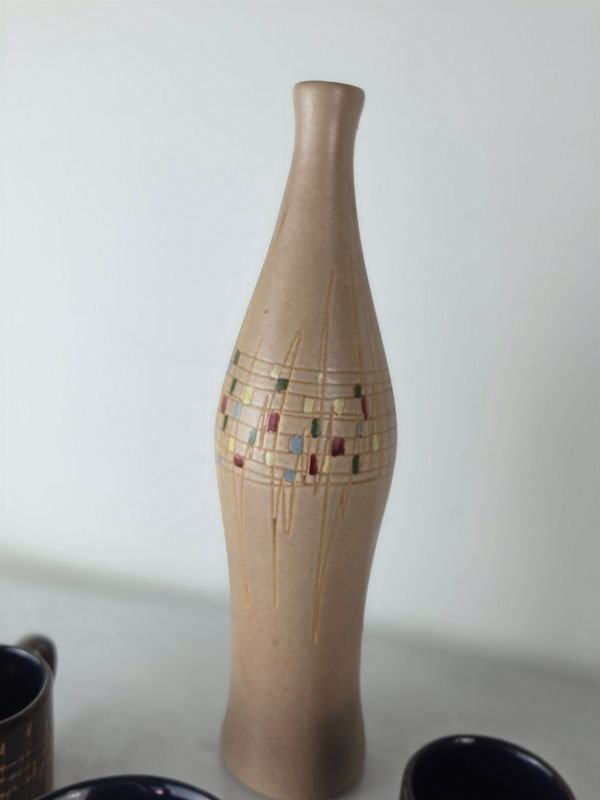 Piezas en cerámica de taller con detalles ornamentales - imagen 4