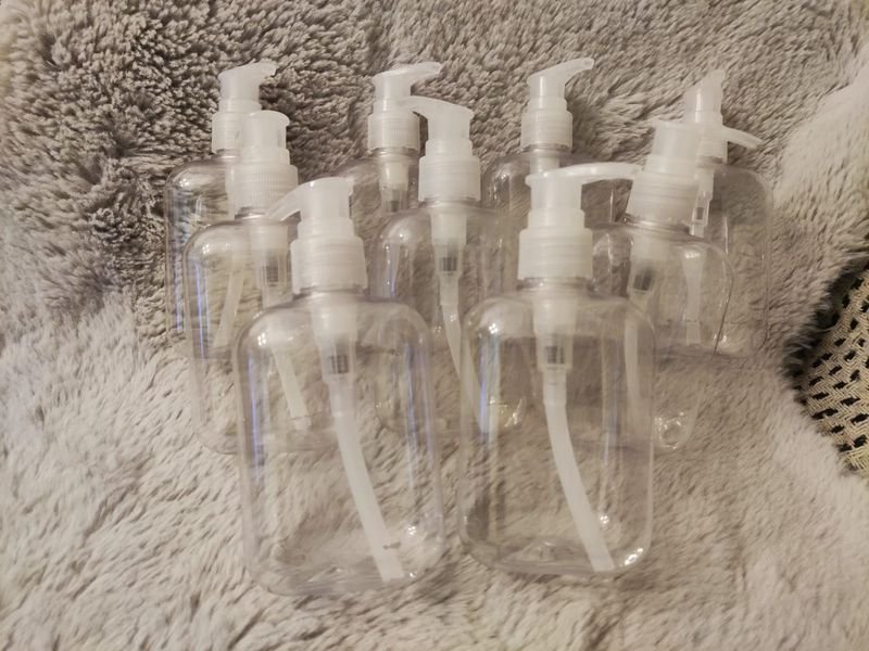 Lote de 9 Dispensadores Transparentes Nuevos con Bomba