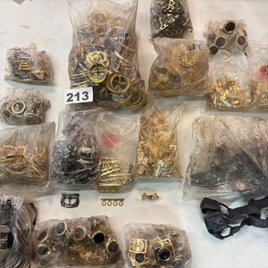 Lote anterior: Lote de Hebillas y Adornos para Calzado