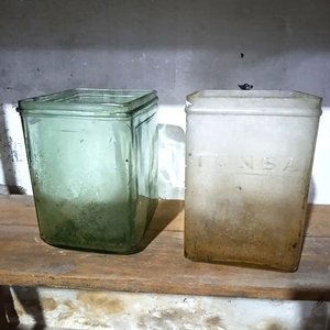 Lote siguiente: 2 Cubas Antiguas de Vidrio para Baterías