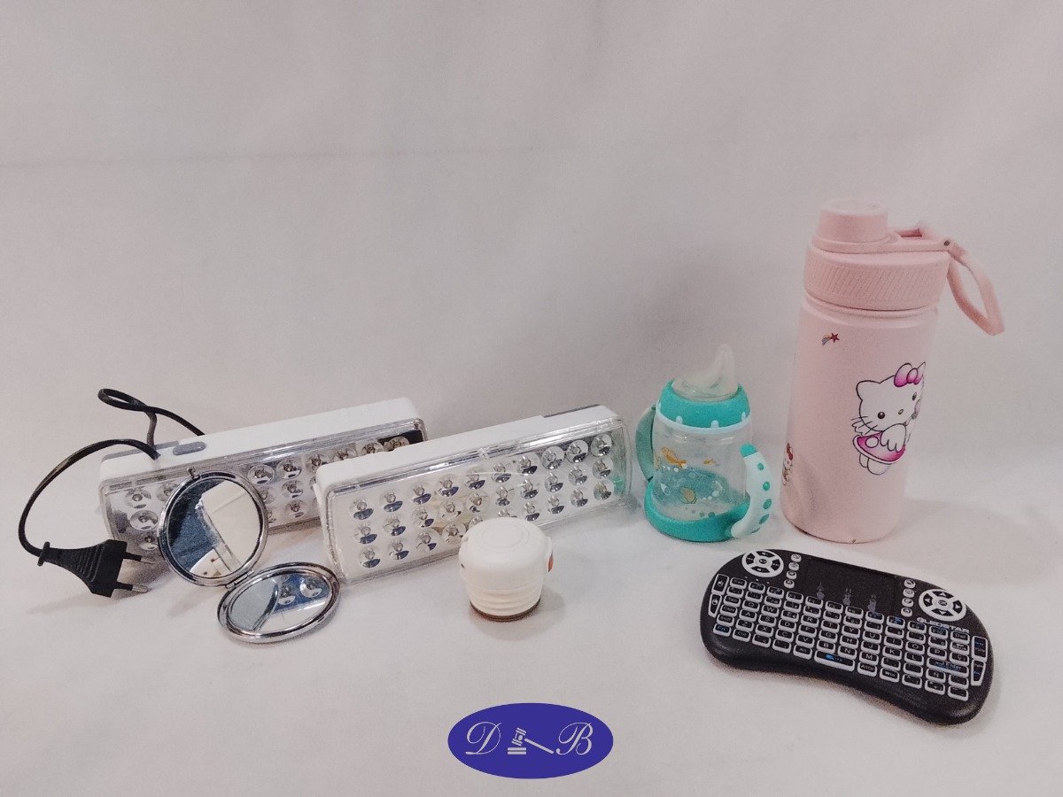 Lote de 2 Luces de Emergencia, Termo Rosa y Mini Teclado