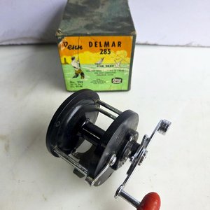 Lote siguiente: Reel de pesca Penn Delmar 285 USA con caja