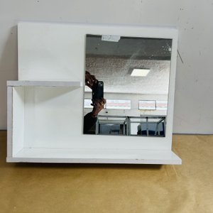 Lote #007R – Espejo de baño con estantes en melamínico – 55x45cm - imagen 3