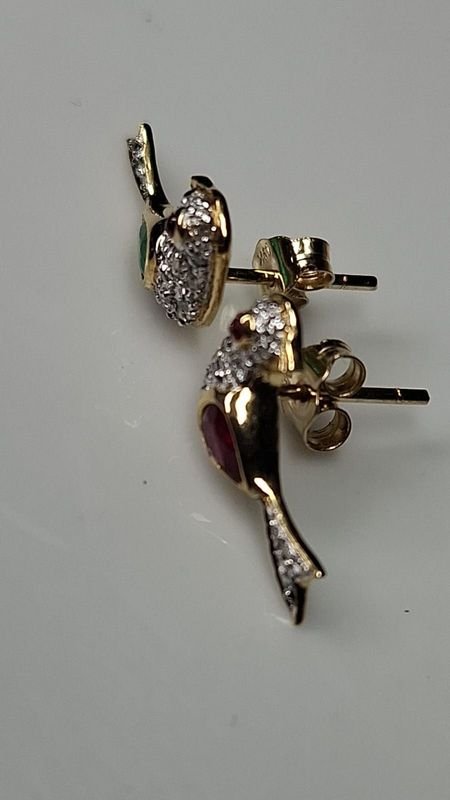 Re lindas las caravanas para niñas con rubi y Esmeralda en oro 14k - imagen 5