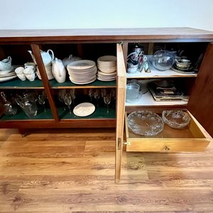 Aparador Estilo Americano con 3 Puertas y Cajón - imagen 4