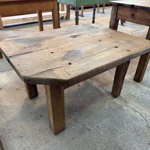 Lote anterior: Mesa ratona en lapacho 1m x 0,78 x 0,54 alto