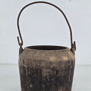 Olla de Hierro Fundido Antigua con Asa - imagen 2