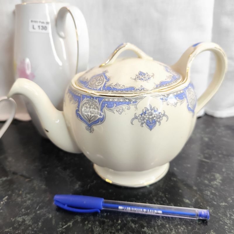 Porcelana alemana y loza inglesa: una colección de objetos antiguos - imagen 5
