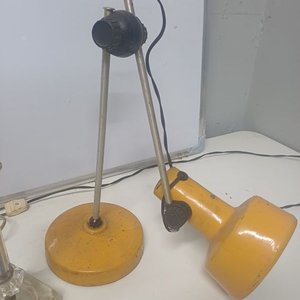 Lote de 4 Lámparas: 2 de Vidrio, 1 Flexible Amarilla y 1 de Bronce - imagen 3