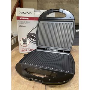 Sandwichera Xion Home Placas Antiadherentes para 4 Panes - imagen 2
