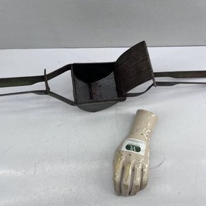 Antigua Puretera de Chapa y Mano de Maniquí - imagen 3