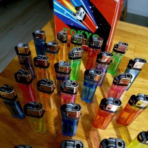 Pack de 50 Encendedores Descartables Tokyo - imagen 2