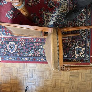 Juego de Comedor Clásico: Mesa y 6 Sillas de Madera con Incrustaciones y Tapizado de Cuero - imagen 11