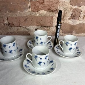 Juego de Café con 4 Pocillos y Platillos Decorados - imagen 2