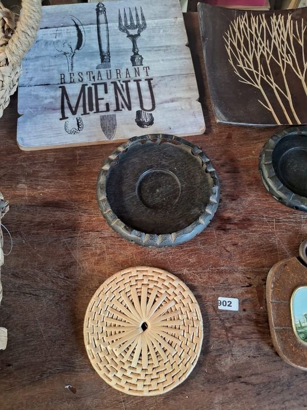 Objetos de mimbre y madera para decoración y uso doméstico - imagen 7