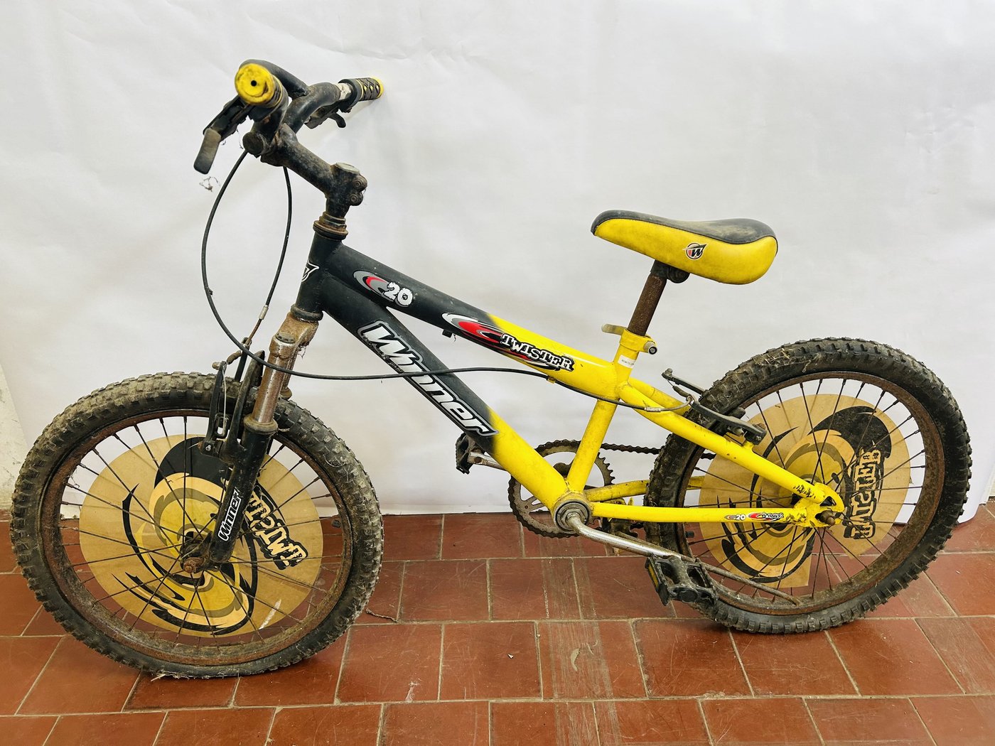 Bicicleta Winner Rodado 20 "Twister" - Amarilla y Negra
