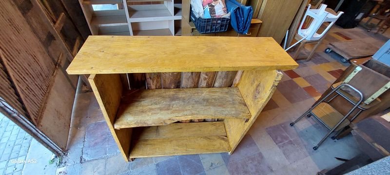 Mostrador tipo barra de madera para decoración y uso - imagen 3