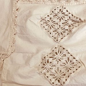 Juego de 4 Senderos Blancos con Bordados y Flecos - imagen 3