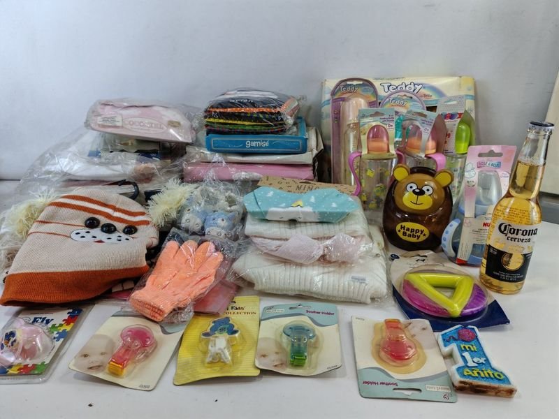 Lote siguiente: (L323) Gran Lote Articulos Para Bebes