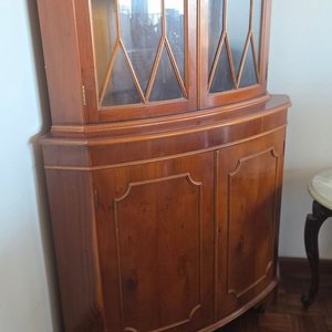 Aparador Esquinero Fino de Madera con Puertas de Vidrio - imagen 3